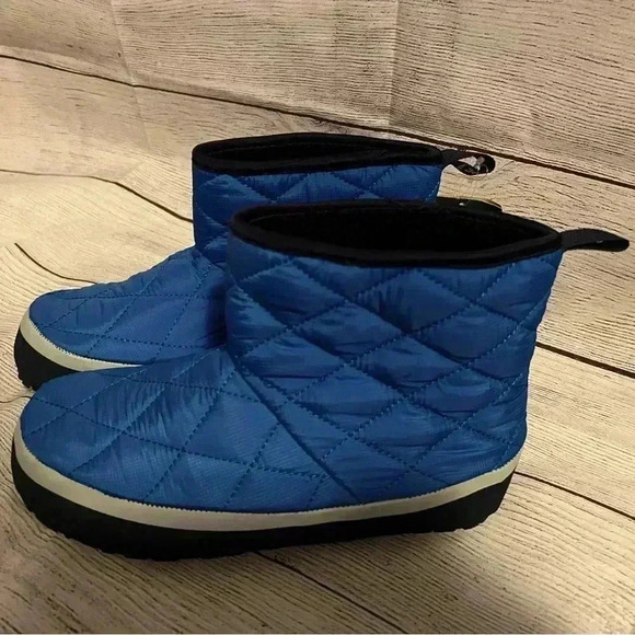 Youth Kamik Bootie Slipper Size 3.  Warm with nonslip bottom. - Picture 3 of 5